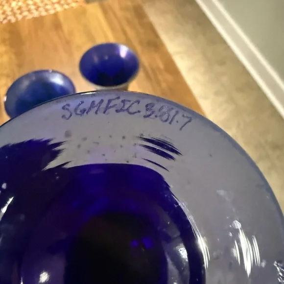 Vintage Artisan Blown Carnival Glass Champagne Flutes - Picture 7 of 16